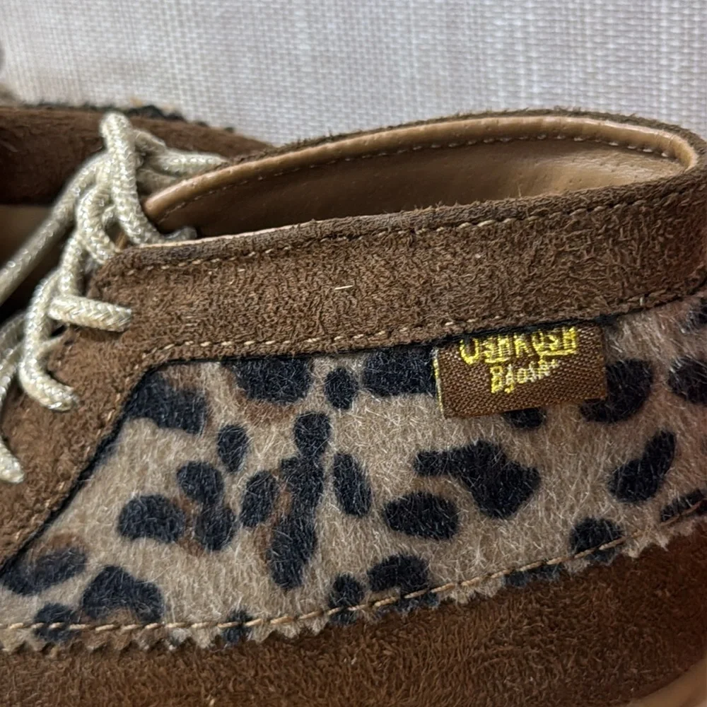 OshKosh‎ Brown suede Leopard animal print lace up moccasin Shoes size 9